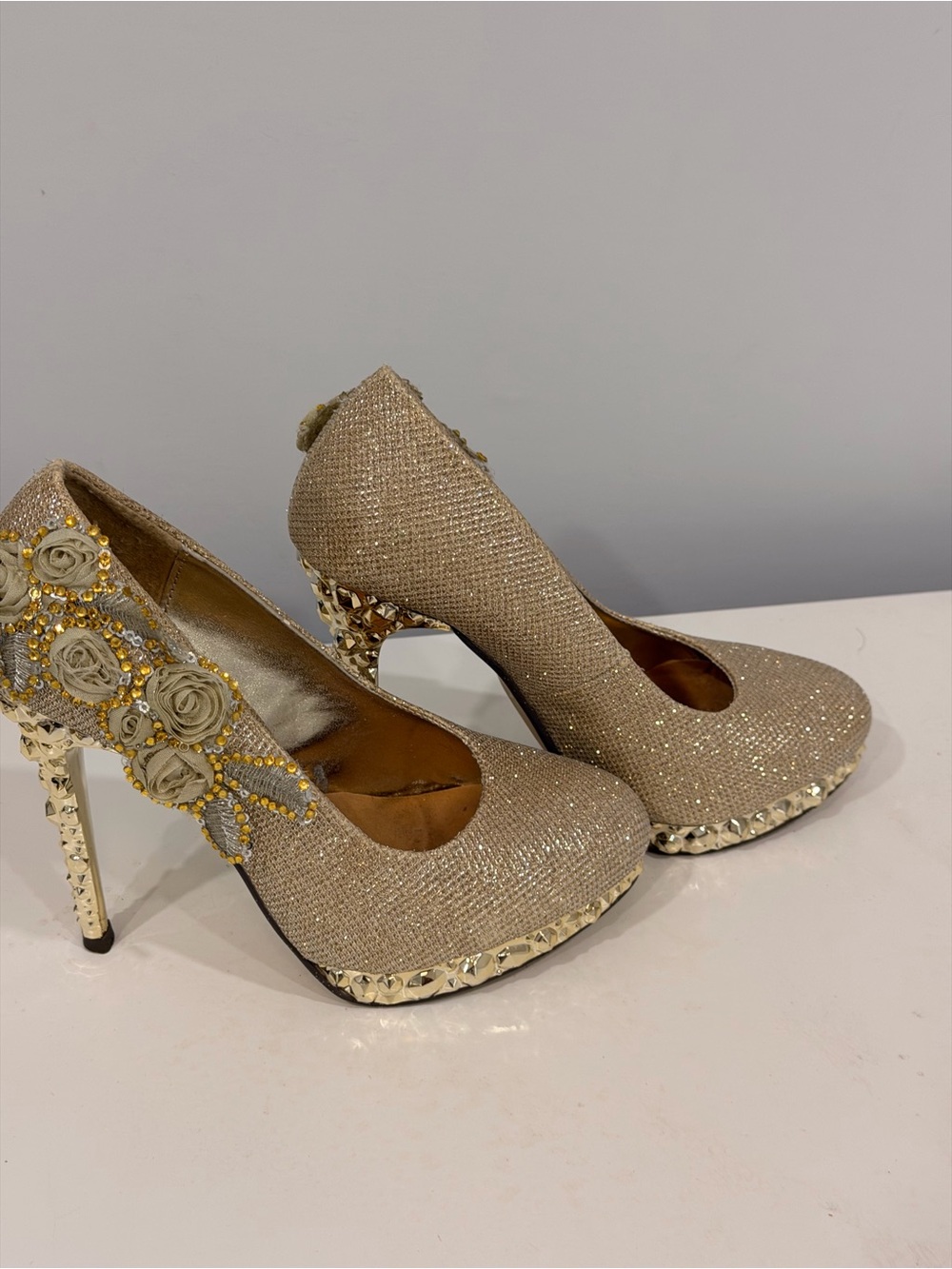 Women’s Glitter Gold Floral Embellished High Heels